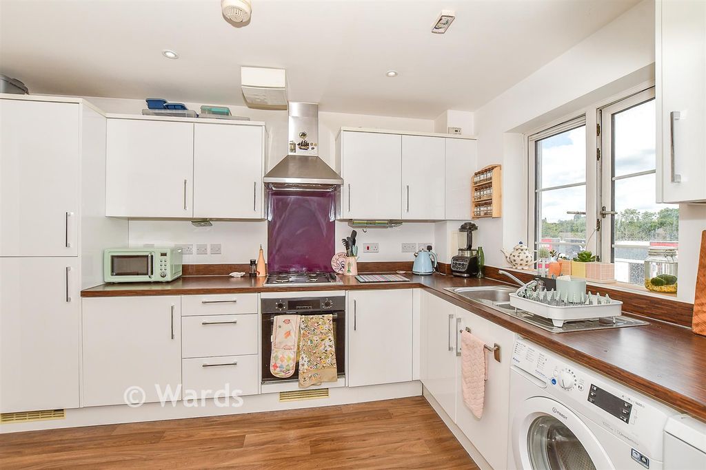 Property photo 3 of 8 Kitchen/Living Room