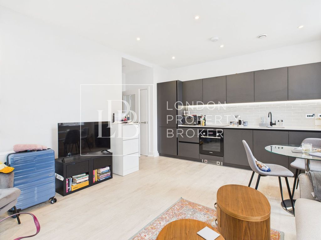Property photo 2 of 7
