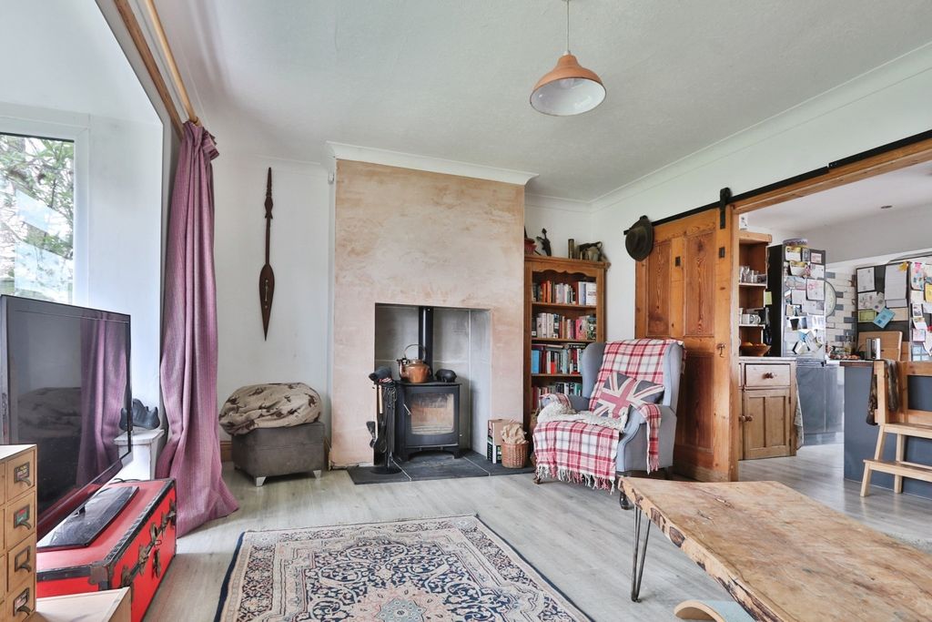 Property photo 2 of 19 4135404