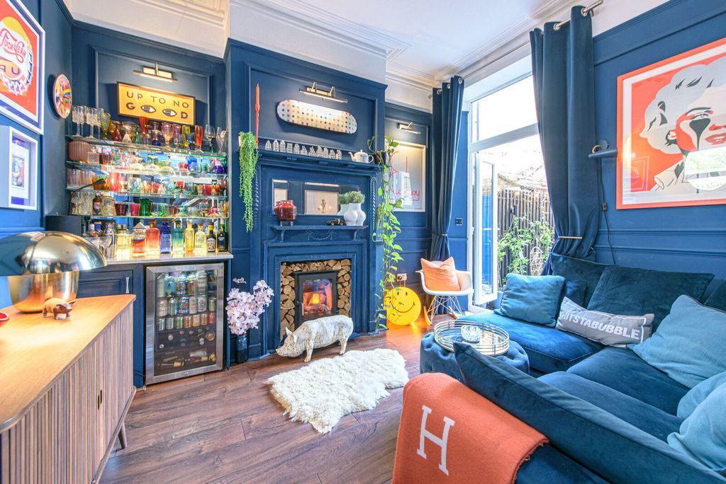 Property photo 2 of 17