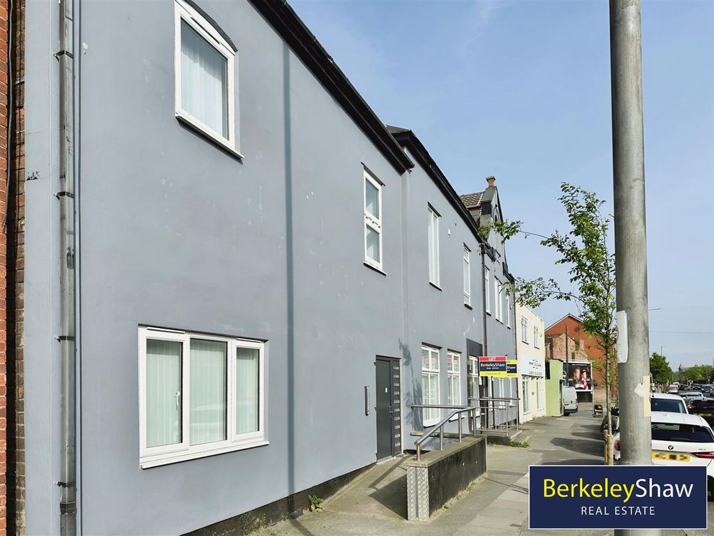 Property photo 1 of 11 External