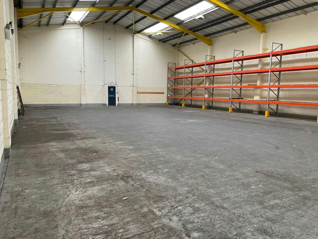 Property photo 2 of 8 7.Jpg