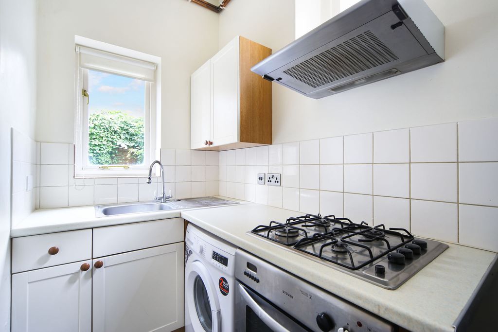 Property photo 2 of 8 Kitchen Low Res