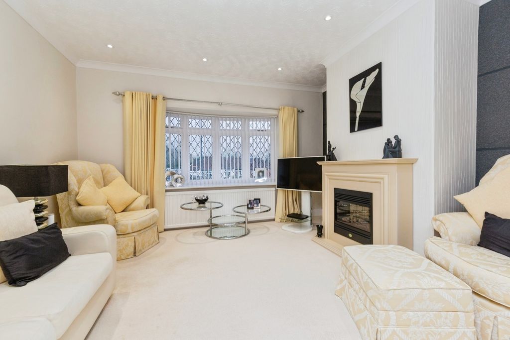 Property photo 2 of 20 Pbox-Img.Jpg