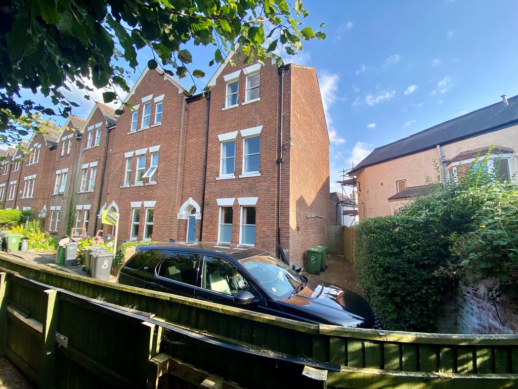 Property photo 1 of 18 1