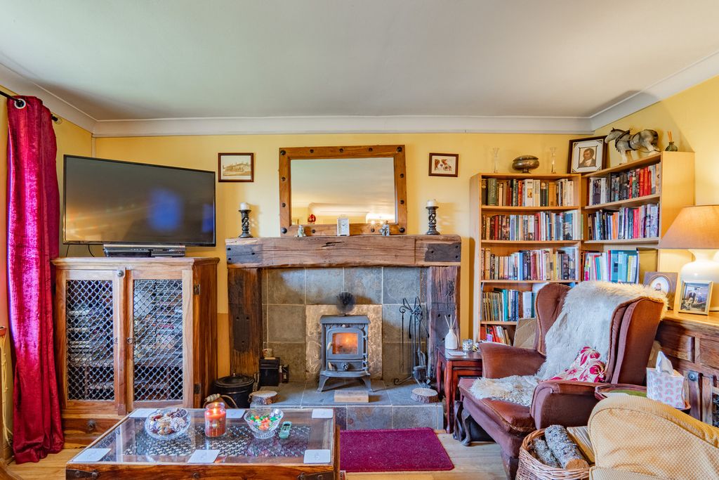 Property photo 3 of 42