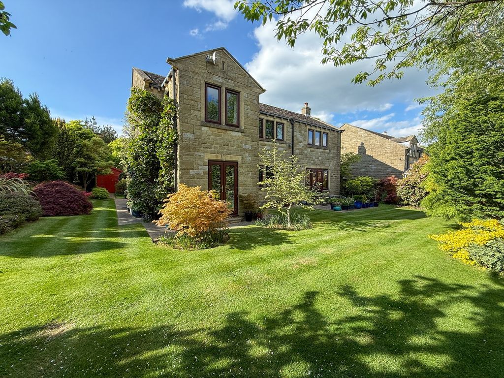 Property photo 2 of 39