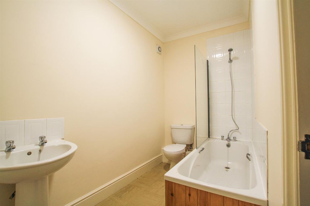 Property photo 3 of 6 Img_2143.Jpg