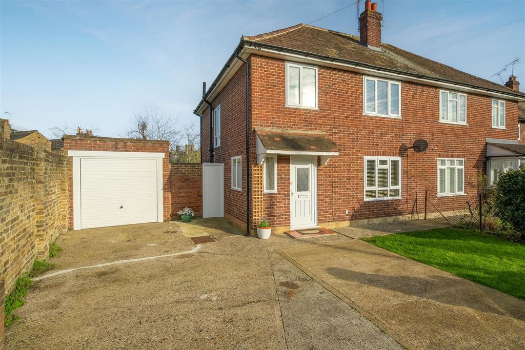 Property photo 1 of 9