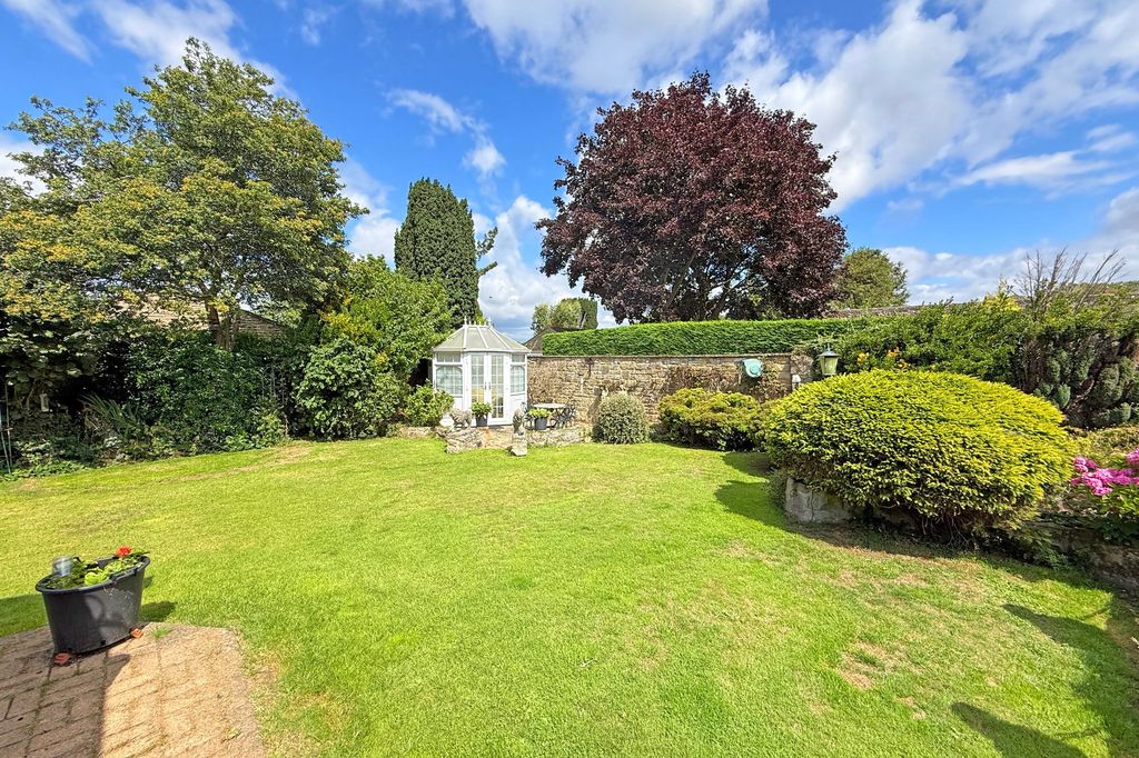 Property photo 2 of 23