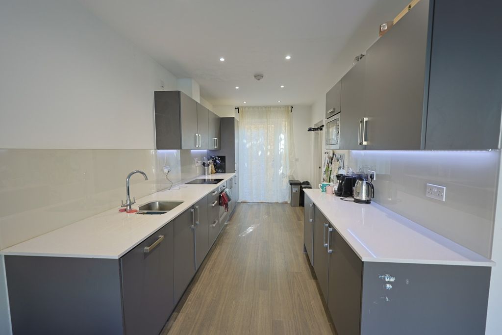 Property photo 3 of 15 4368633