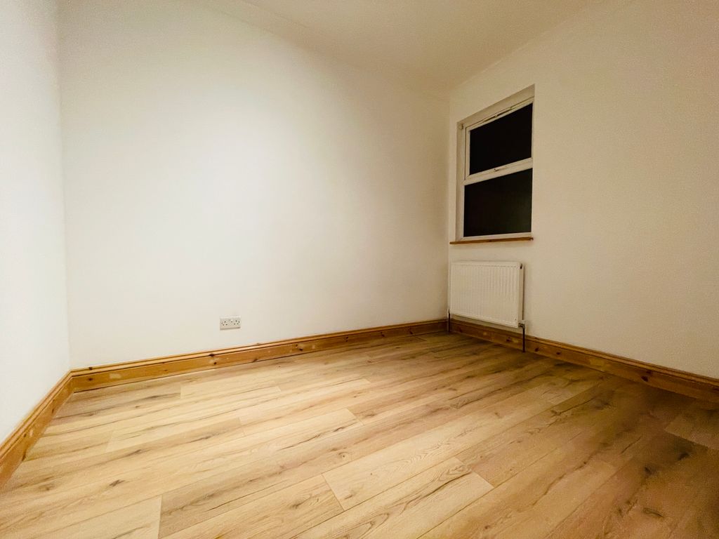 Property photo 2 of 6 Bedroom 2