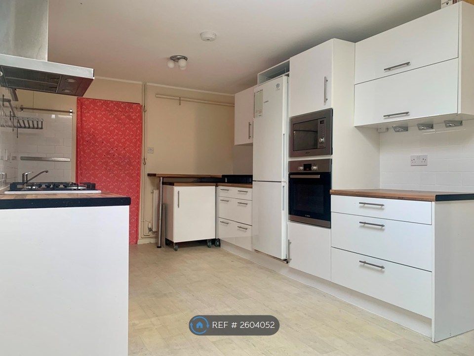 Property photo 1 of 9 Kitchen