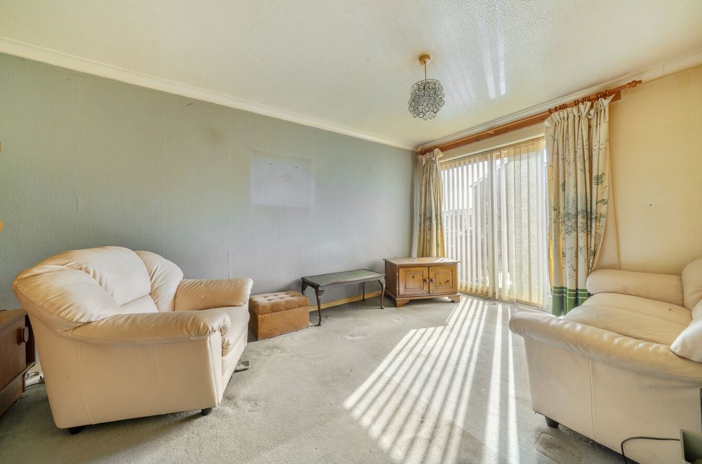 Property photo 2 of 17 2