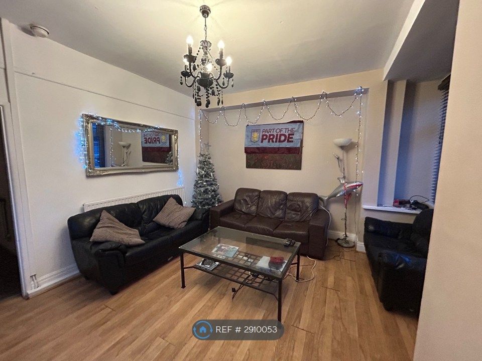 Property photo 1 of 5 Living Room