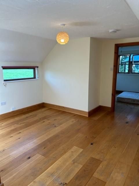 Property photo 3 of 8 Reception