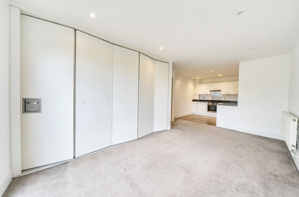 Property photo 2 of 14 Picture No. 21