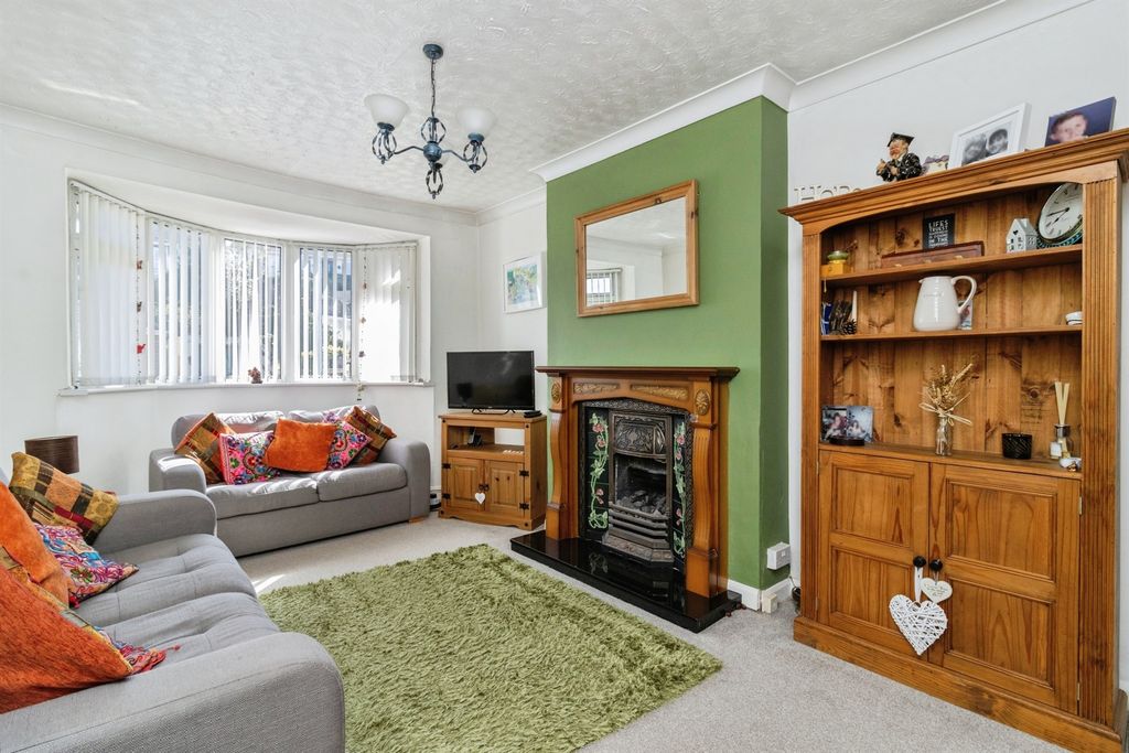 Property photo 3 of 15