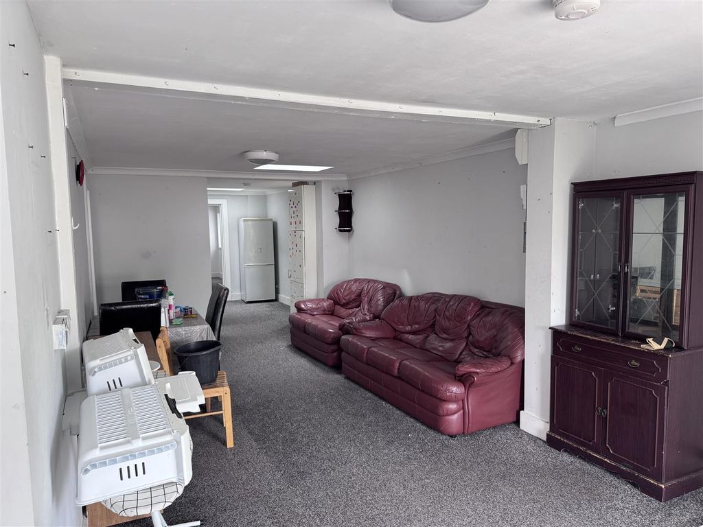 Property photo 3 of 8 Img_8097.Jpg