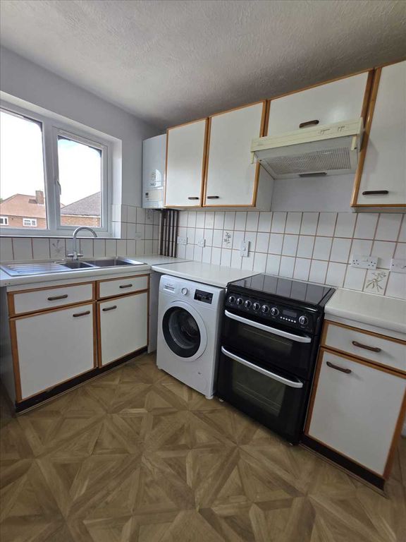 Property photo 3 of 6 Kitchen