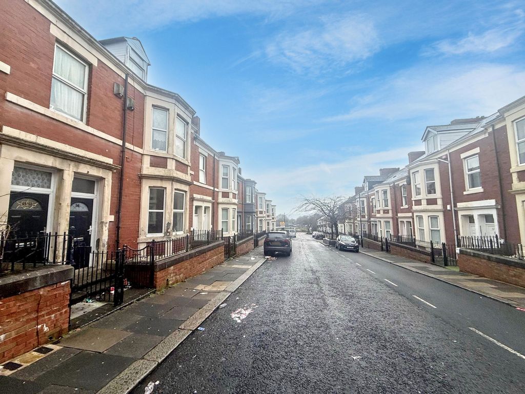 Property photo 2 of 3