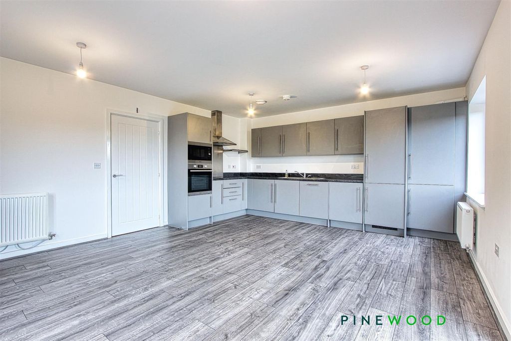 Property photo 3 of 20 Kitchen/Diner/Living Room