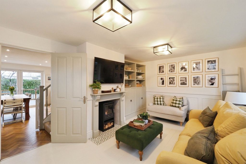 Property photo 3 of 21