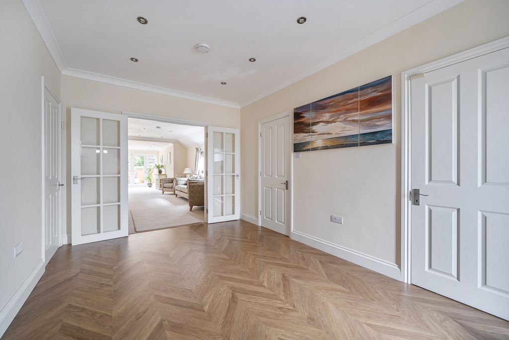 Property photo 3 of 14 1393733-7-6968c1A...