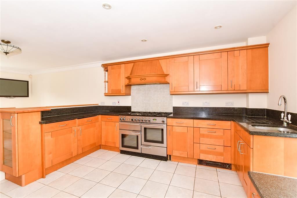 Property photo 2 of 25 Kitchen/ Breakfast Room