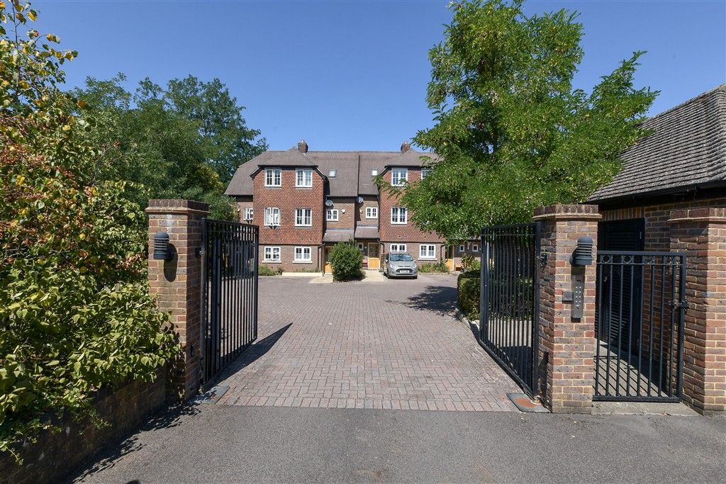 Property photo 2 of 11 External Lifestyle Photograph