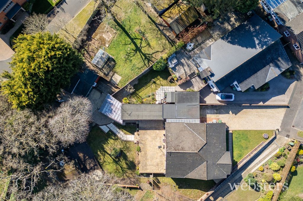 Property photo 2 of 31