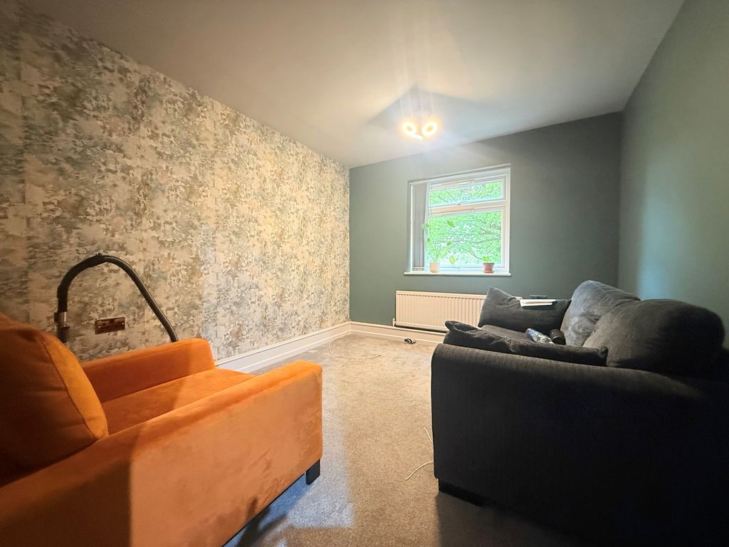 Property photo 2 of 5 Living Room