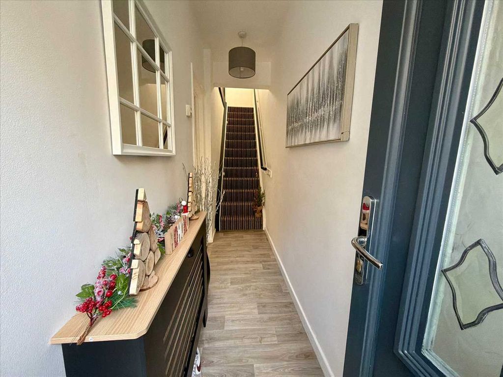 Property photo 3 of 22 Hall