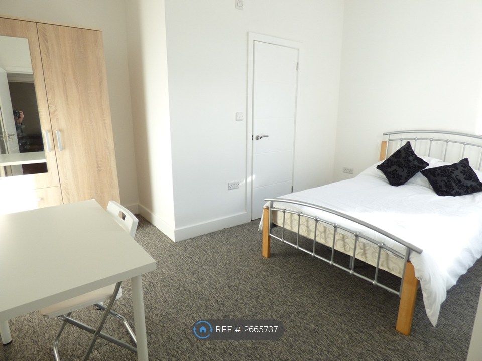 Property photo 2 of 11