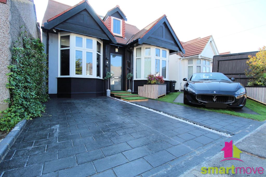 Property photo 1 of 40
