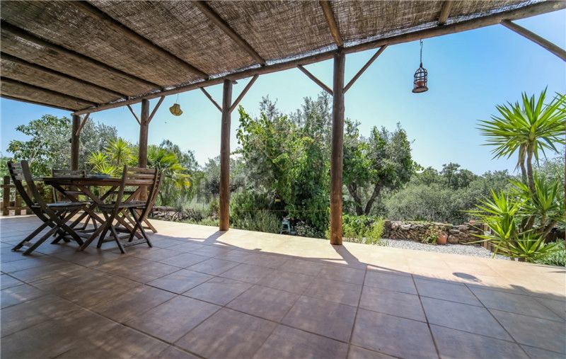 Property photo 3 of 100