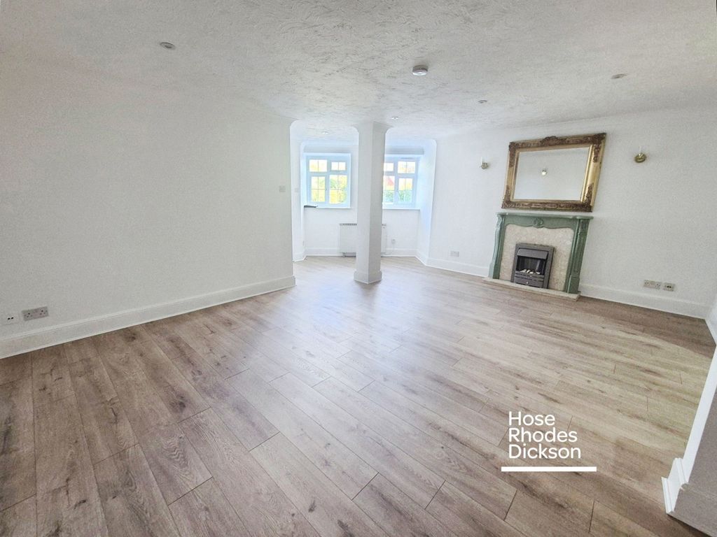 Property photo 3 of 7 Pbox-Img.Jpg
