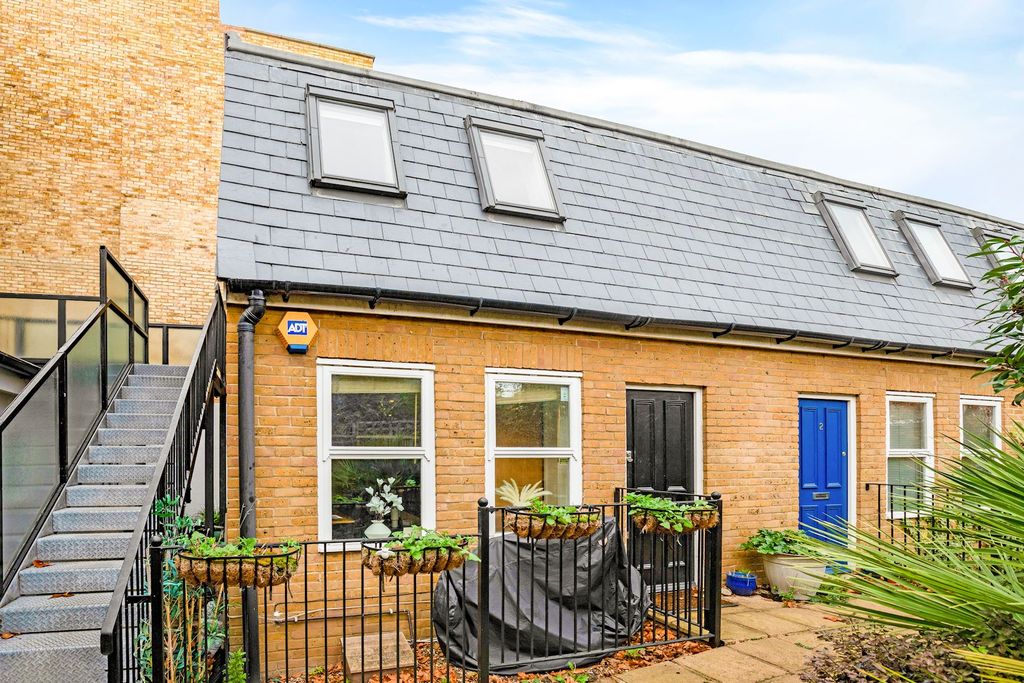 Property photo 3 of 15