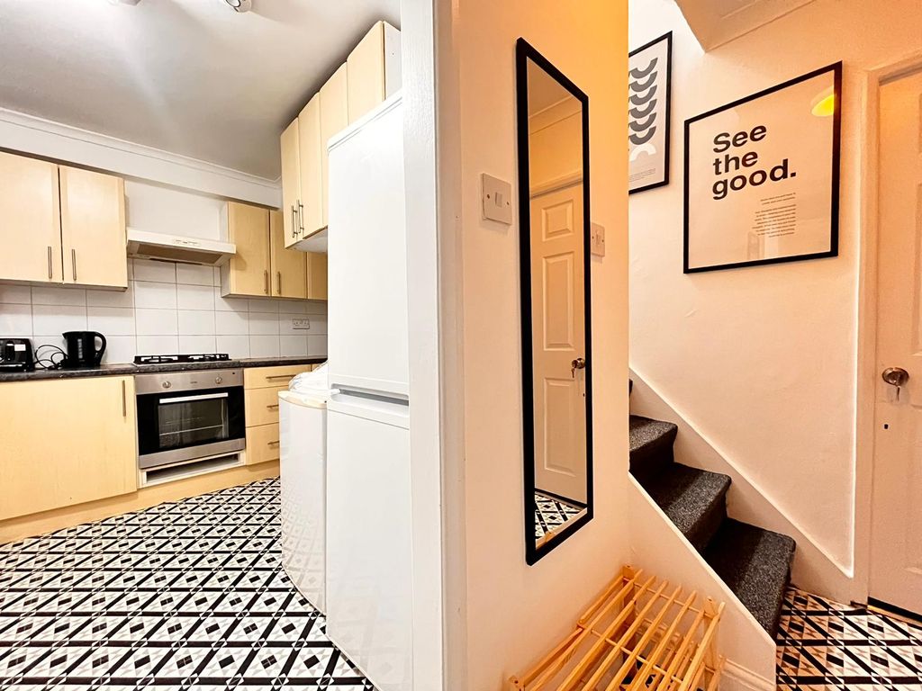 Property photo 3 of 4