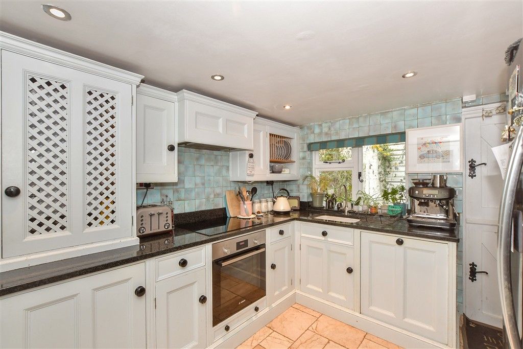 Property photo 3 of 14 Kitchen