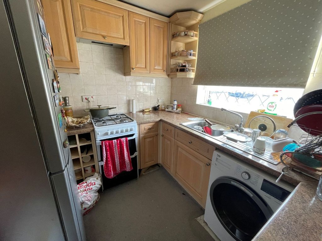 Property photo 3 of 6 3992414
