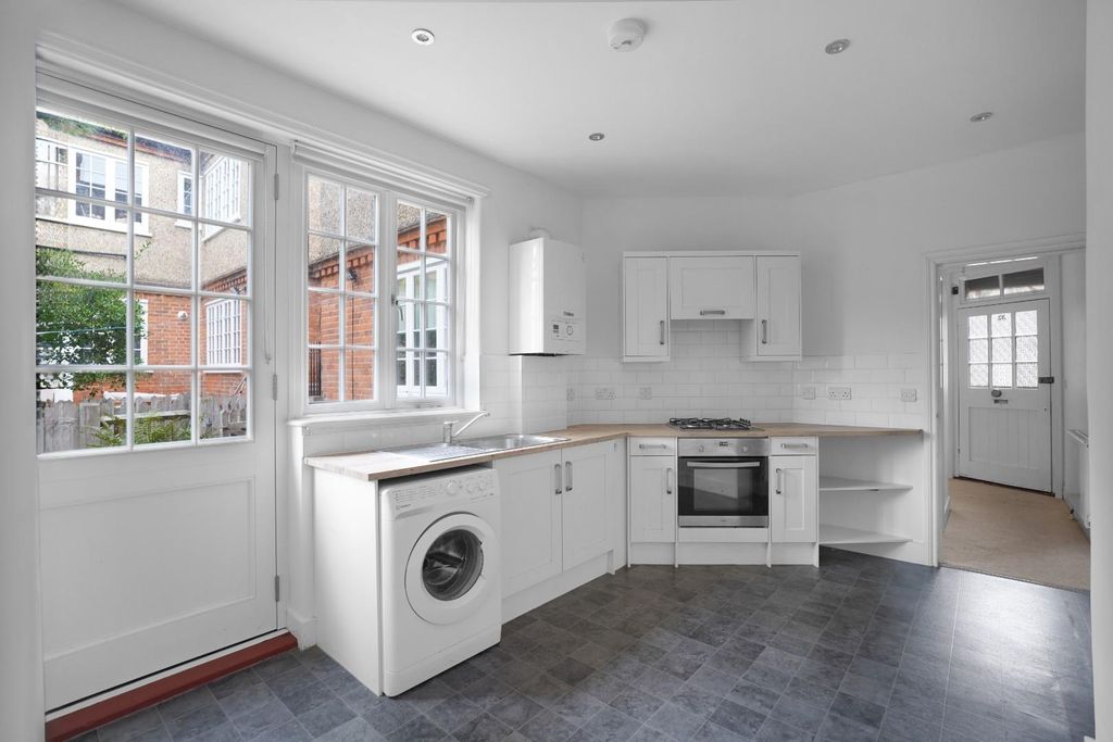 Property photo 3 of 12 8.Jpg