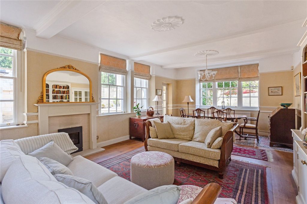 Property photo 2 of 20 Sitting Room