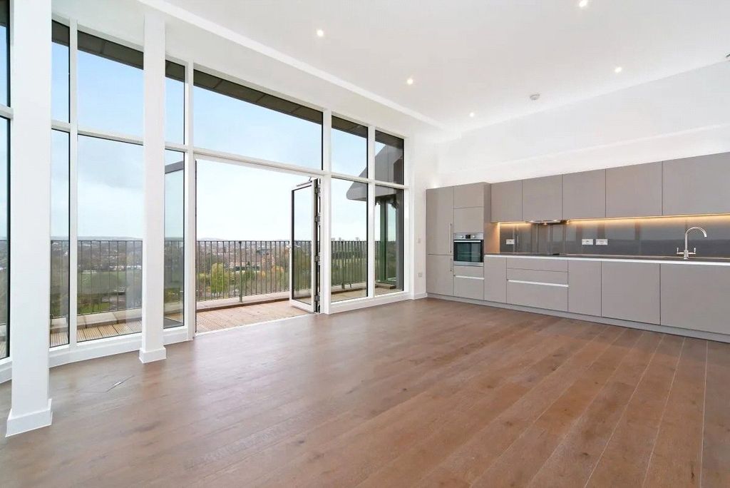 Property photo 3 of 4 Picture No. 05