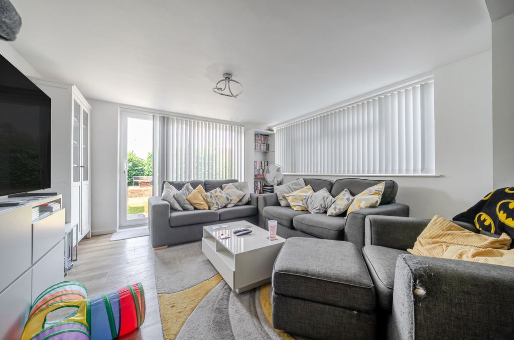 Property photo 3 of 18 1481057-18-6A33d1...