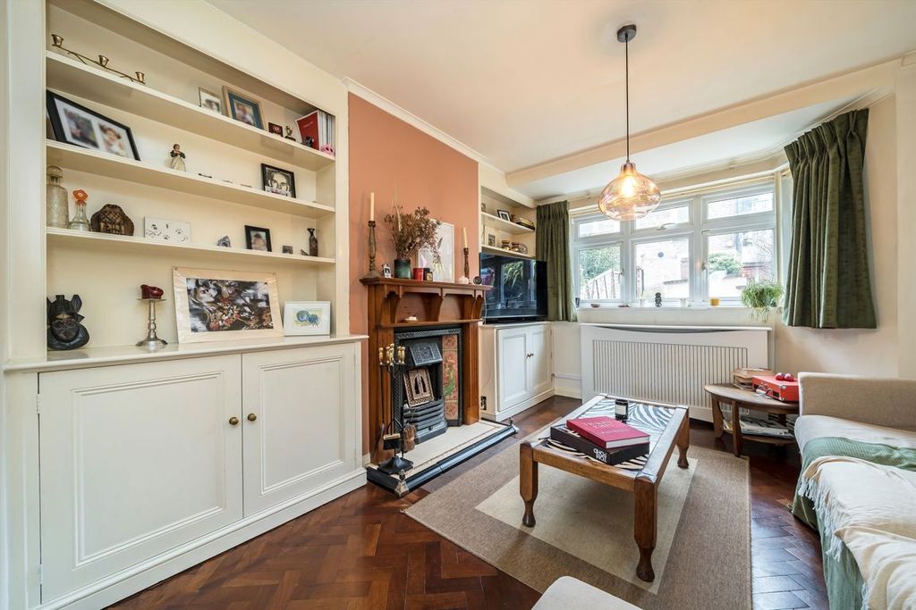 Property photo 2 of 12