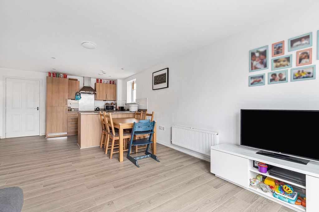 Property photo 3 of 20