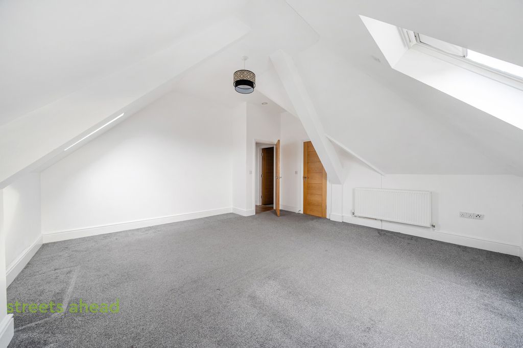 Property photo 2 of 18 78Db6Fbb-1A7F-445...