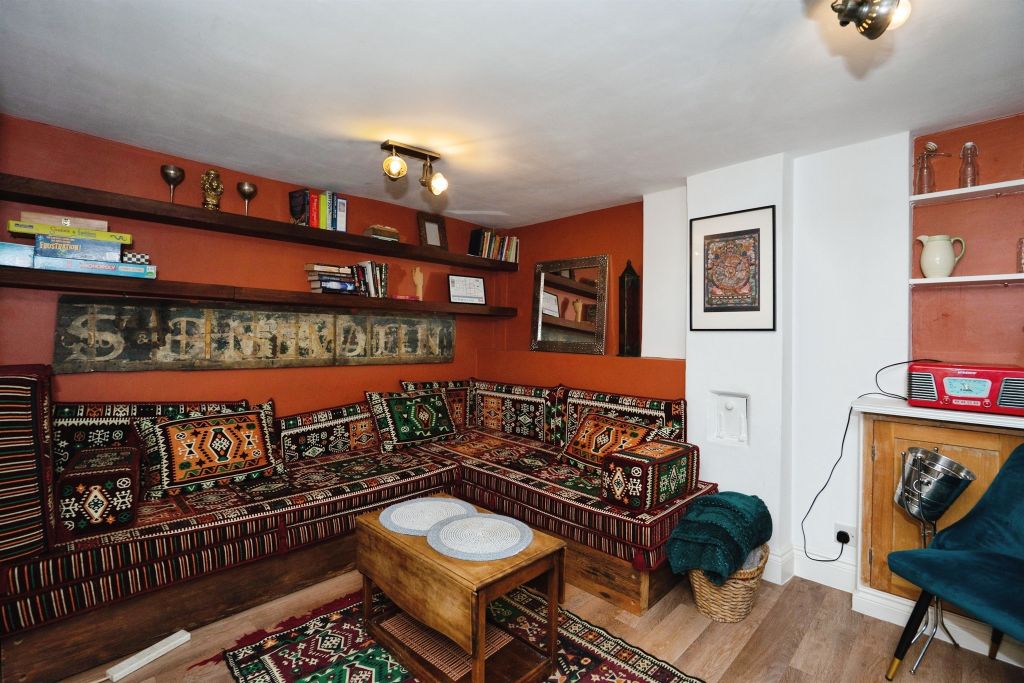 Property photo 2 of 18