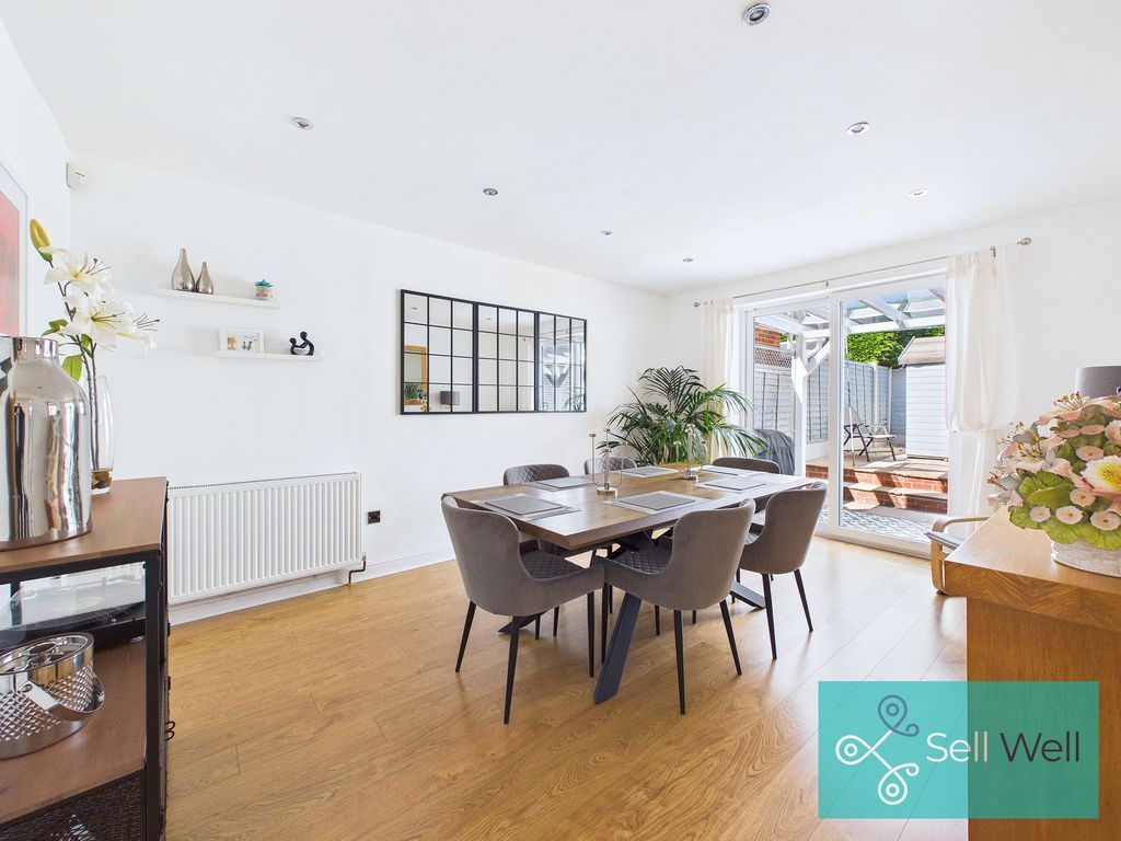 Property photo 3 of 31 Dining Room